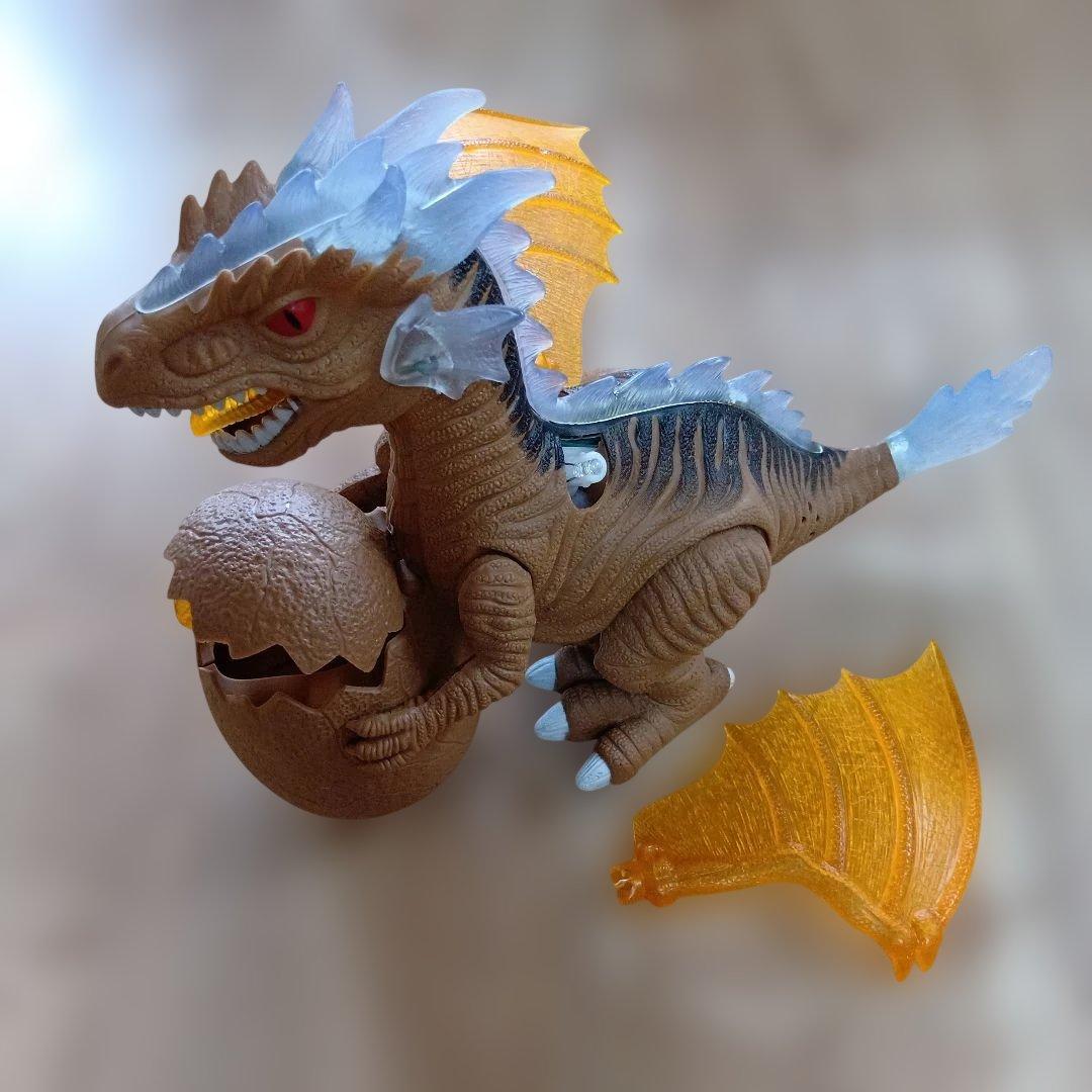 光る恐竜フィギュア