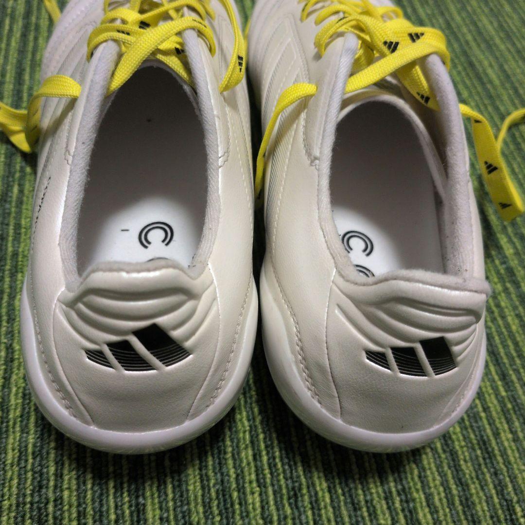 adidas COPA ホワイト スパイクシューズ