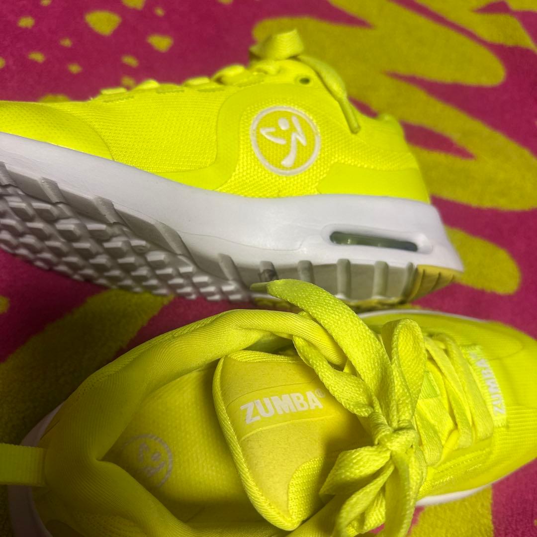 お値下げ！ZUMBAシューズZUMBAイエローsize6 23am