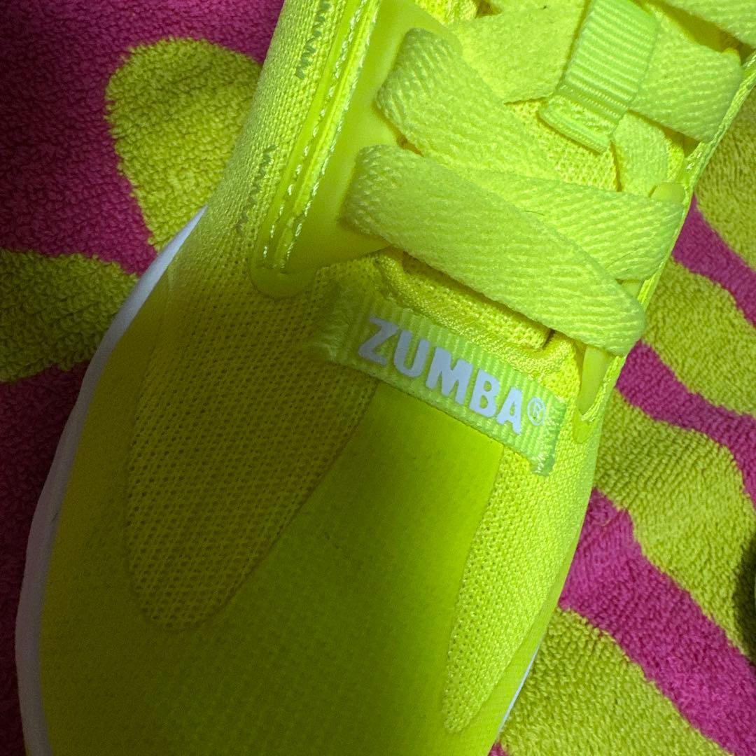 お値下げ！ZUMBAシューズZUMBAイエローsize6 23am