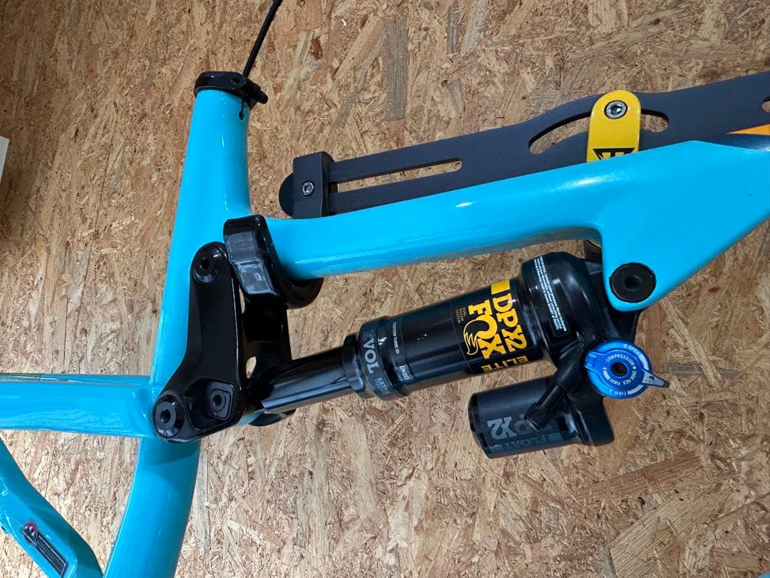 【Mサイズ】ロッキーマウンテン ALTITUDE CARBON 27.5
