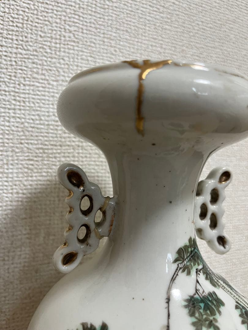 中国美術　清時代　色絵人物図耳付瓶時代物　約高さ28cm