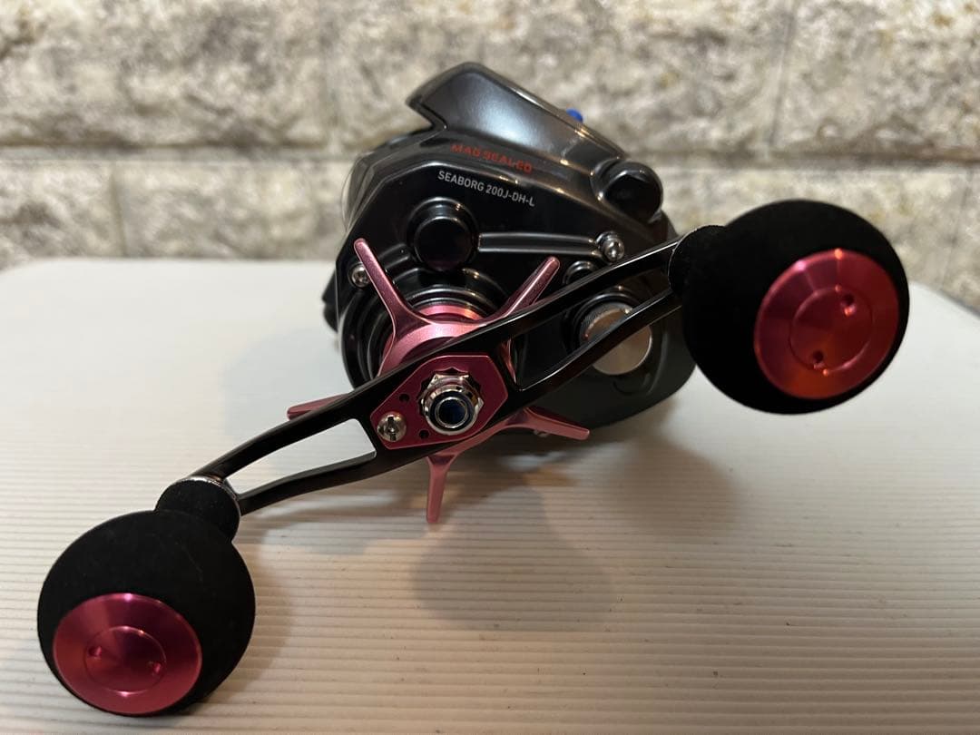 SEABORG 200J-4NL 電動リール グレー/ピンク