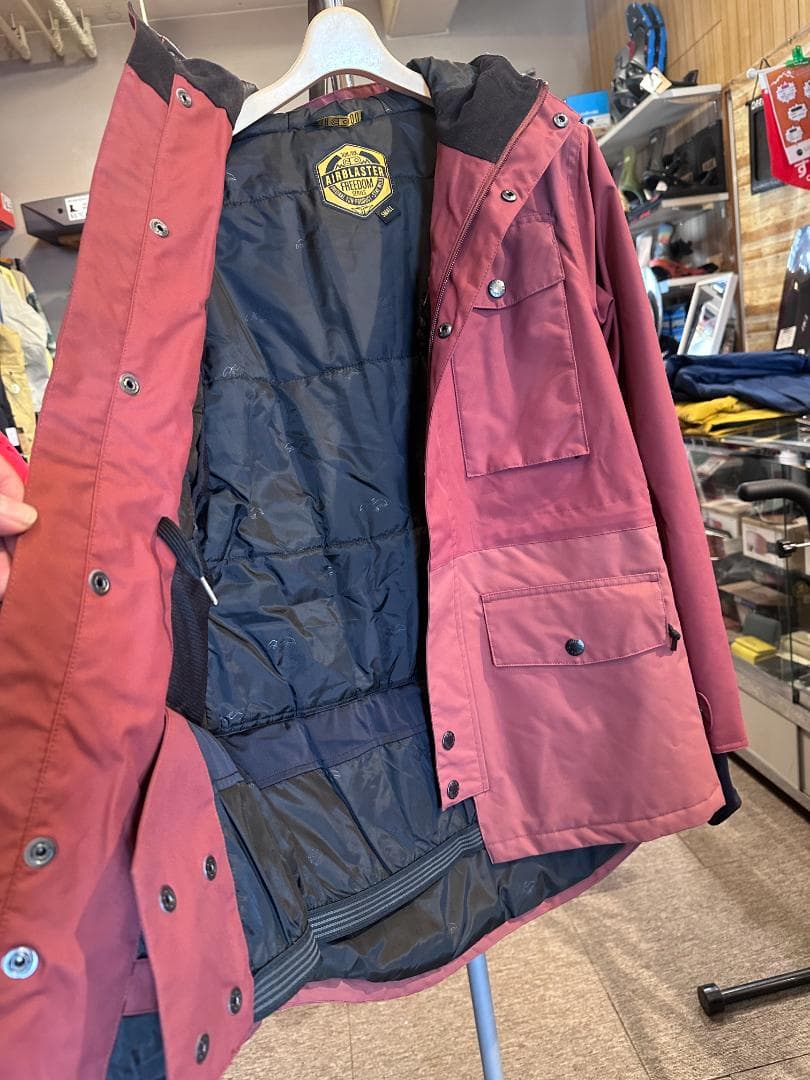 AIRBLASTER Freedom Parka スノーボードウエアー　女性用