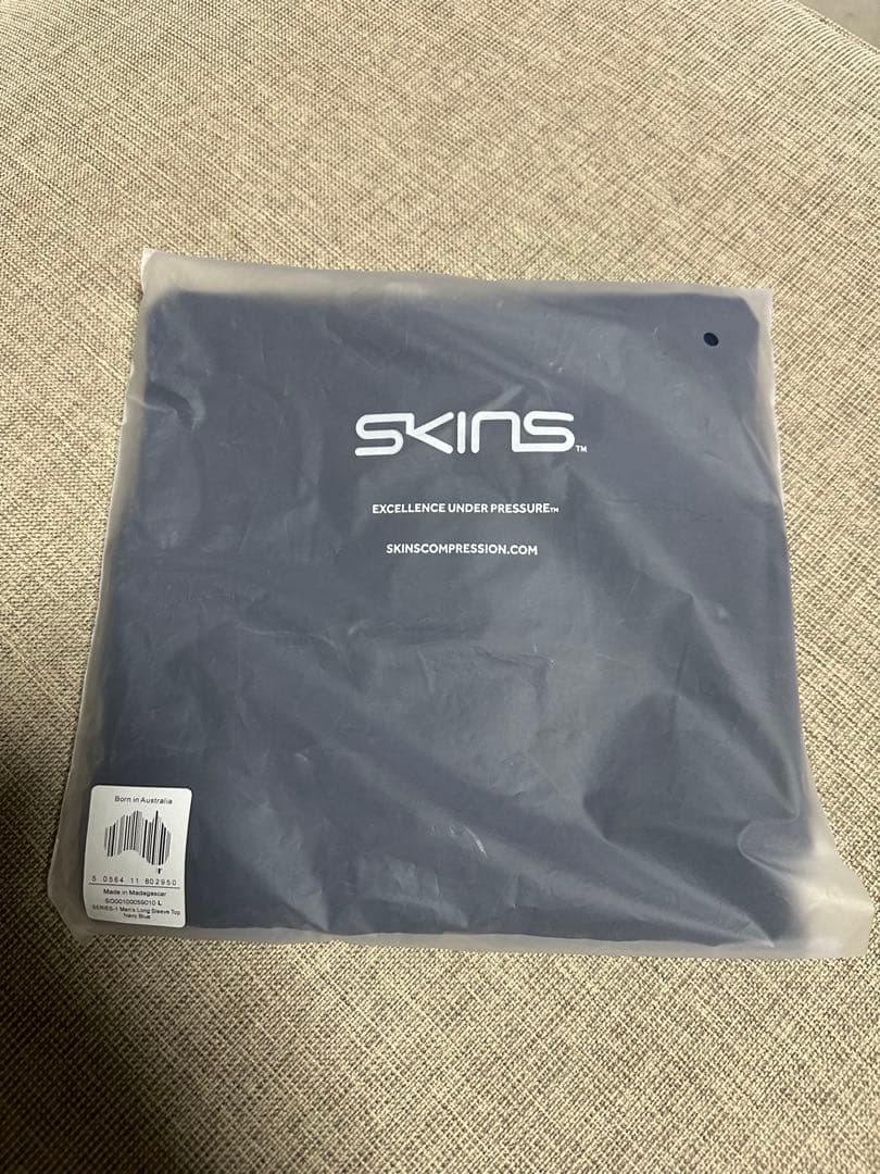 SKINS 長袖トレーニングシャツ L 黒