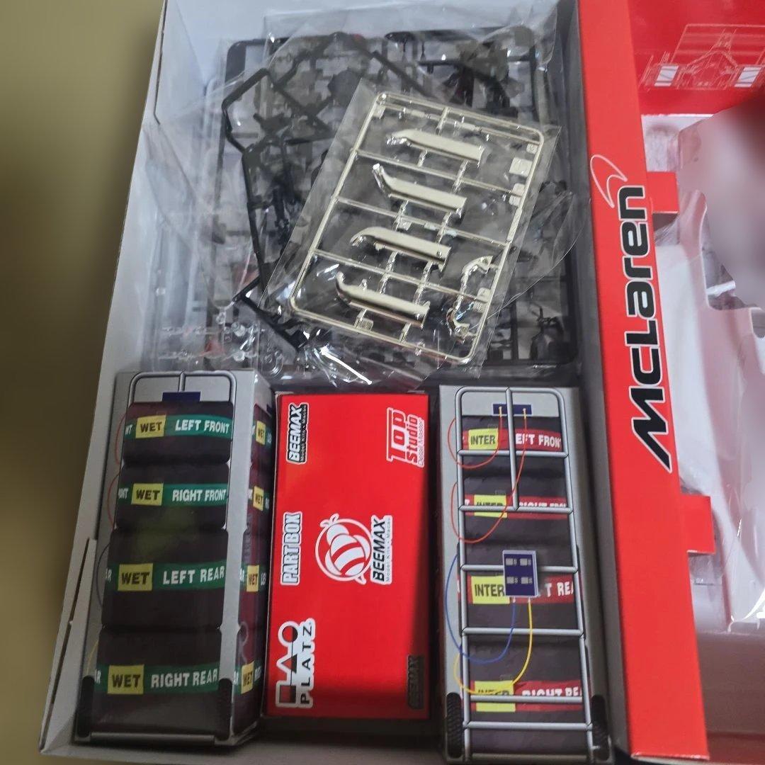 McLaren MP4/4 1/12スケール プラモデル
