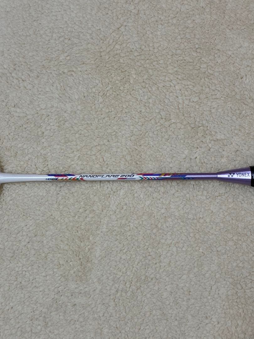 YONEX NANOFLARE200 バドミントンラケット（ケース付き）