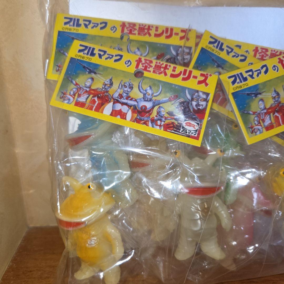 ブルマァク　ちびカネゴン7体セット（レインボーカラー）