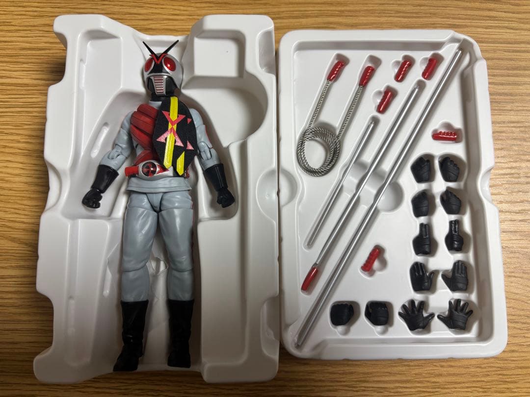 【本体良個体】フィギュアーツ真骨彫製法仮面ライダーエックス&改造マフラー輸送箱付