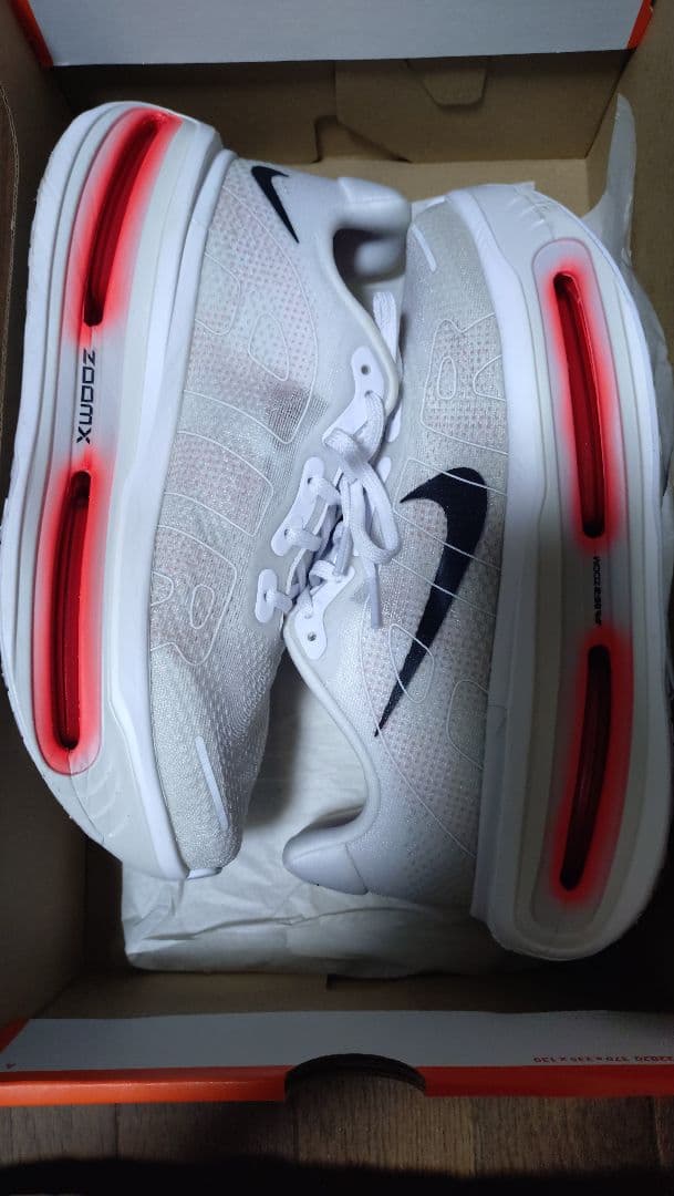 週末限定価格 NIKEボメロプレミアムVomeroPremium 27cm