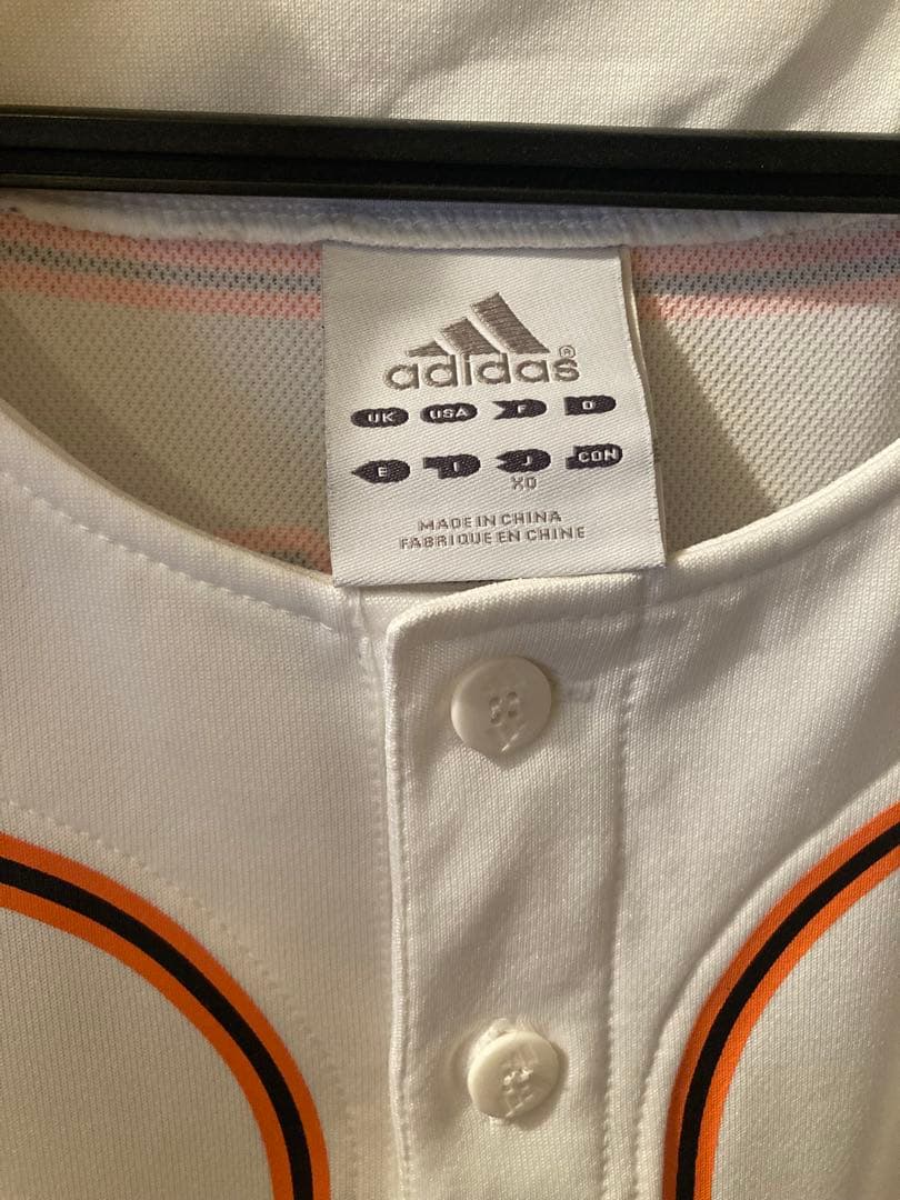 巨人　読売ジャイアンツ　adidas ユニフォーム 亀井 9 未使用