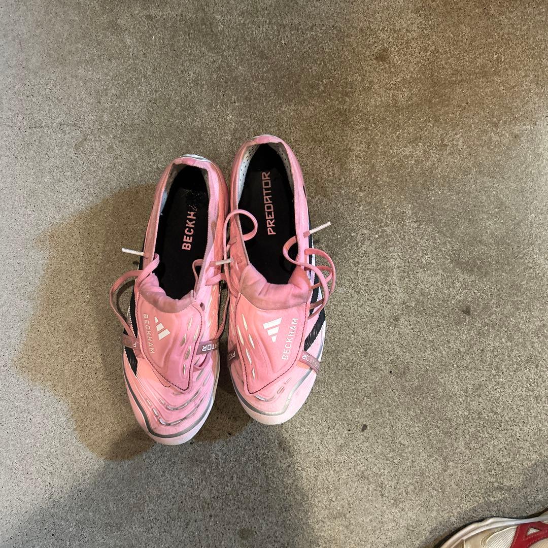 adidas Predator サッカーシューズ ピンク限定モデル袋付き