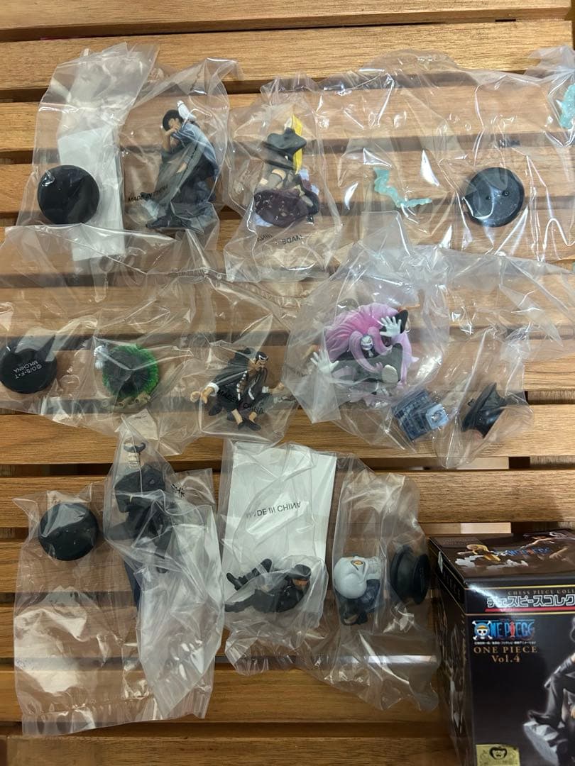 ワンピース　チェスピースコレクションR 黒台座　　22種