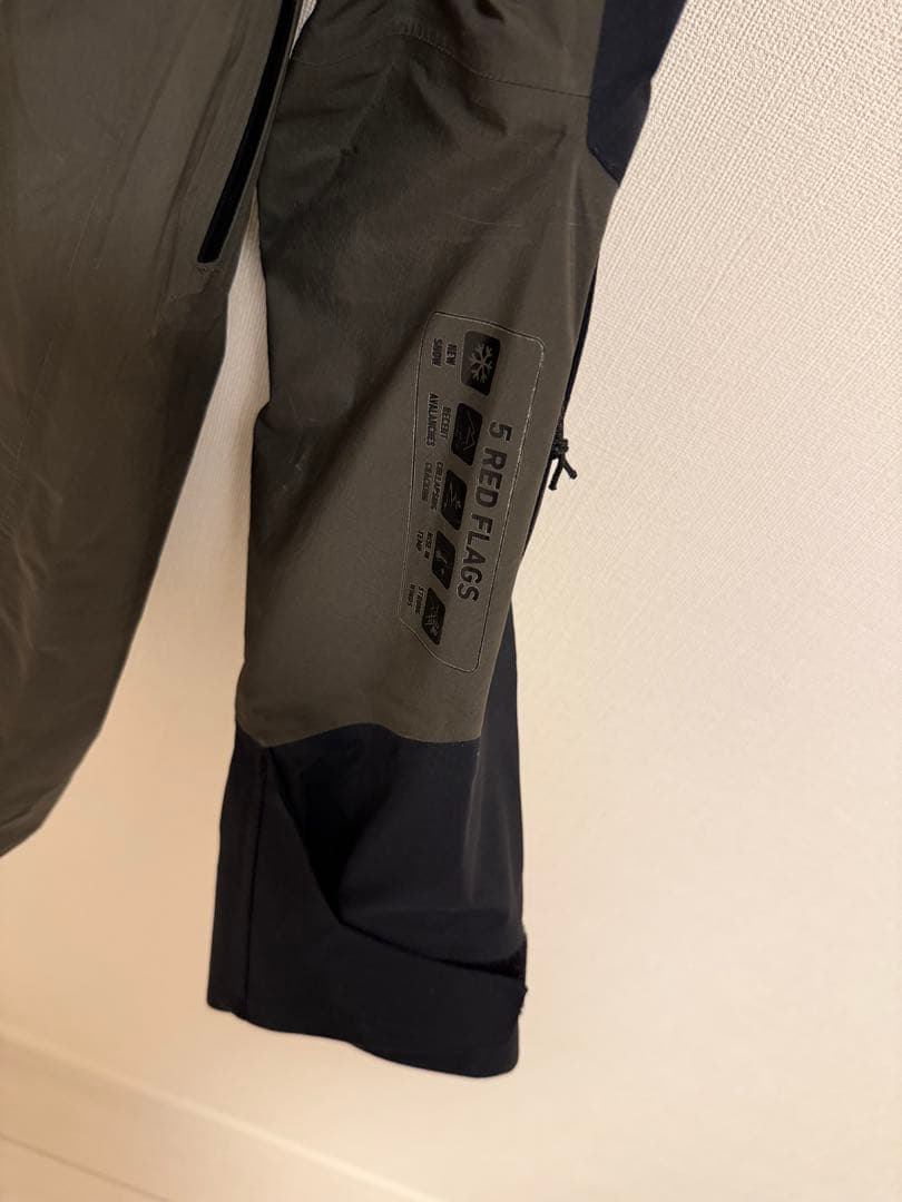 JONES スノーボードウェア　M　GORE-TEX Pro BC 1回使用