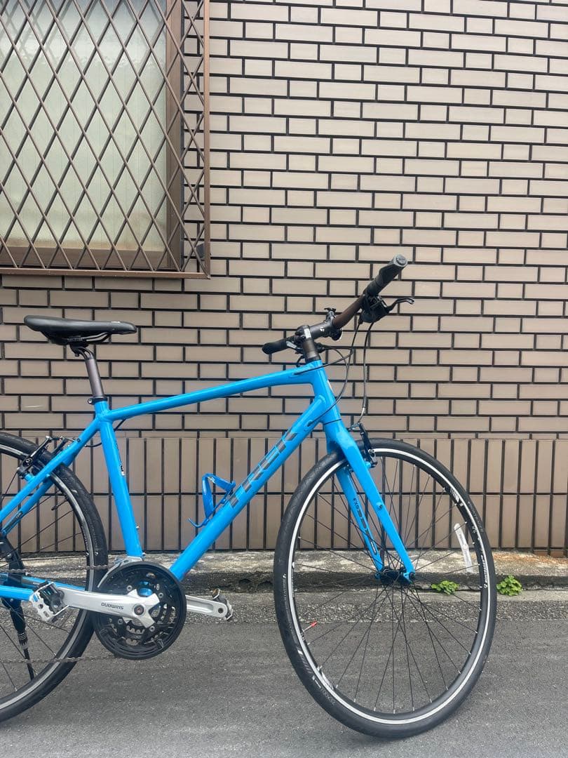 ク*ラ様 【大阪市内発送無料】TREK 7.4FXアルミクロスバイク 700C