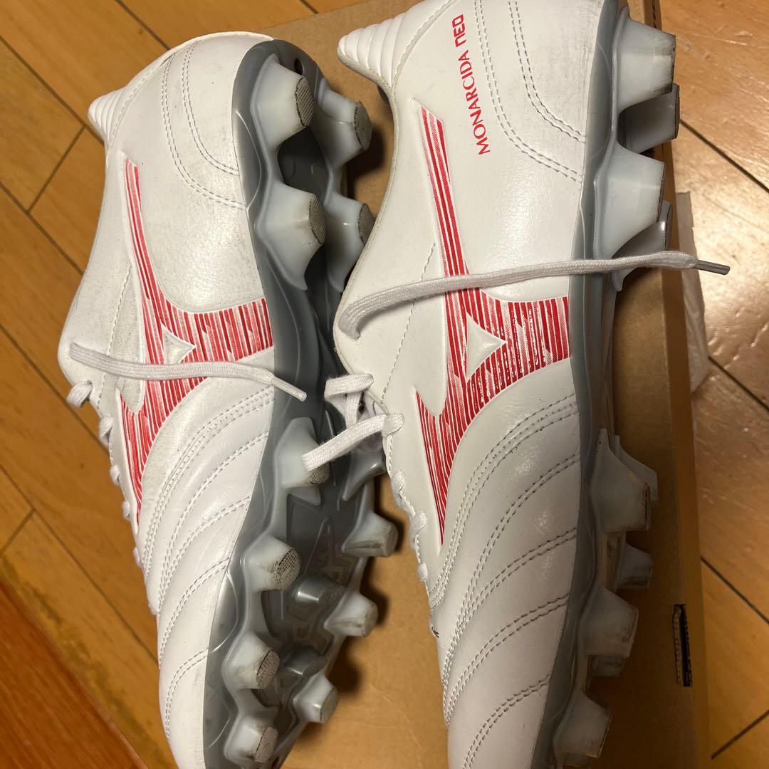 Mizuno Monarcida NEO ホワイト/レッド FG 27.5㎝