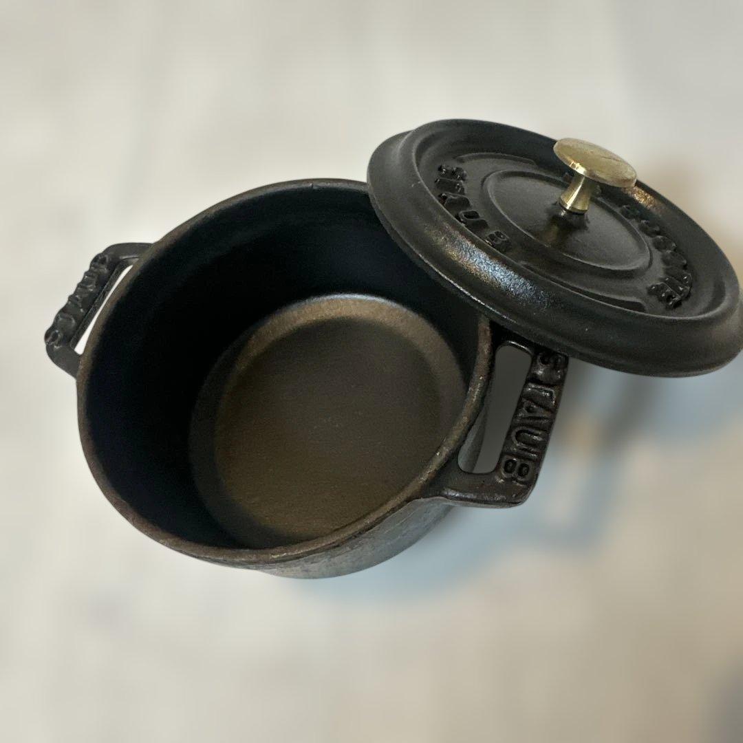 STAUB 鋳鉄製 蓋付き鍋 小型10センチ