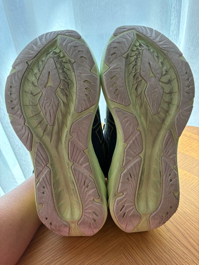 ノヴァブラスト 4 27センチ　ワイド asics NOVABLAST
