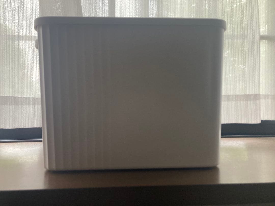 新品　真空保存 米びつ 充電式 空気抜き 電動式 13L 密閉容器 10kg