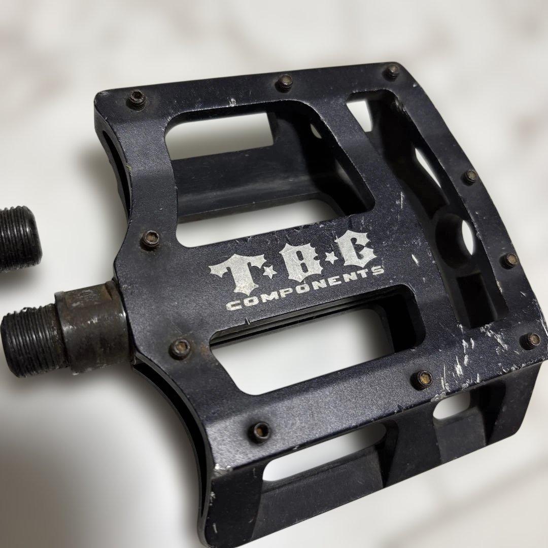 T.B.C. Component フラットペダル ブラック　アルミ削り出し