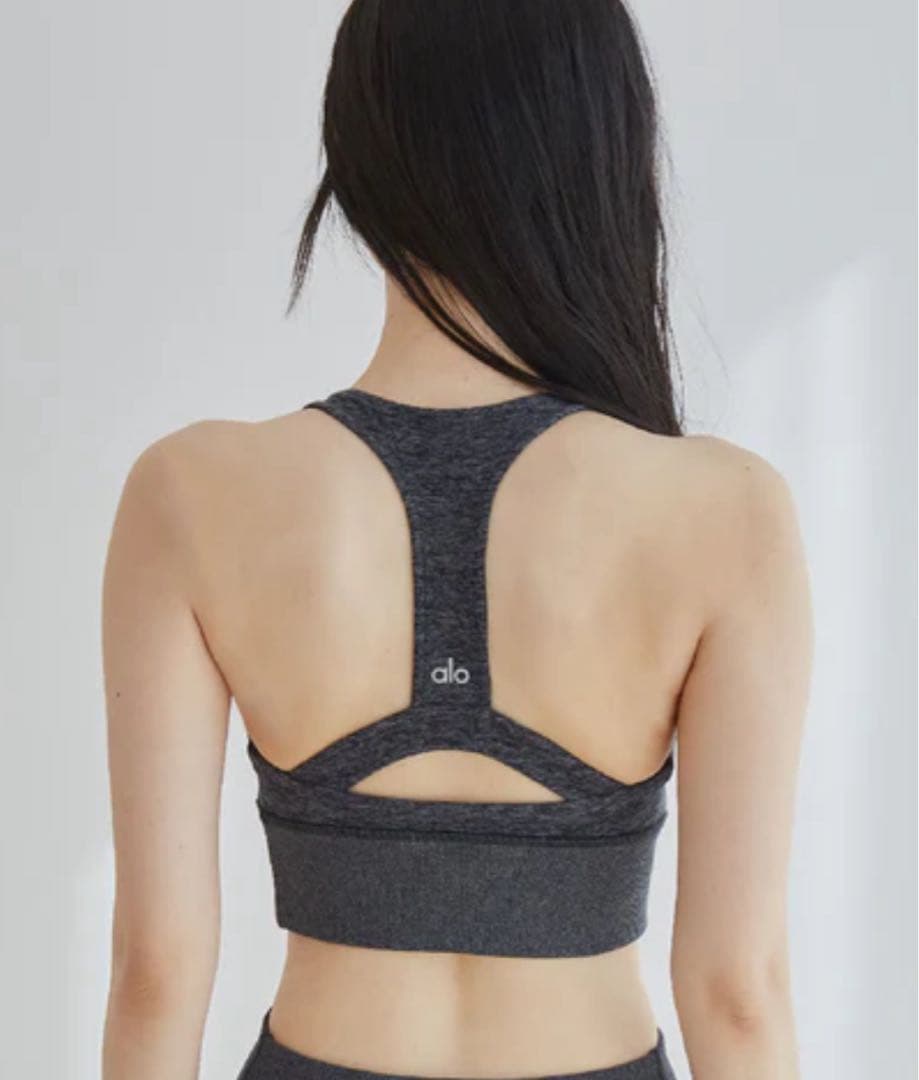【新品タグ付】Alo Yoga ALOSOFT セレニティ ブラトップ S