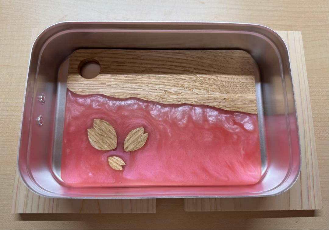 レジン×天然木 カッティングボード 桜デザイン ピンク オーク材　ハンドメイド