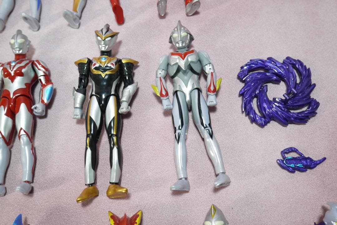 ウルトラアクションフィギュア　トリガー・デッカー・ルティオン　など　25体