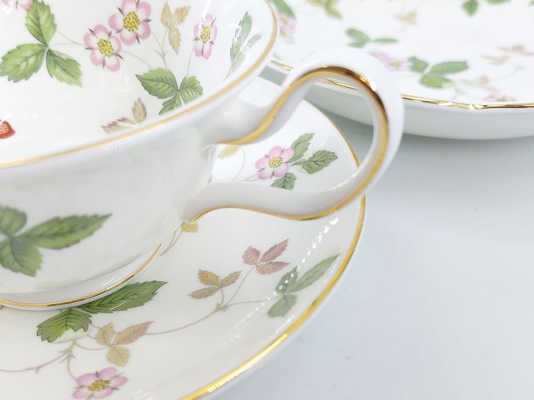 Wedgewood ワイルドストロベリー カップ&ソーサー&プレート 8点