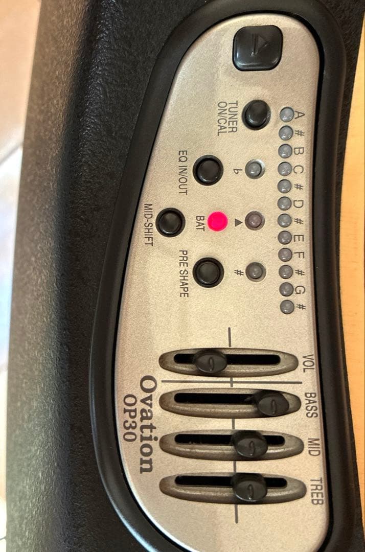 Ovation Celebrity CSE48（CE48後継モデル）ワインレッド