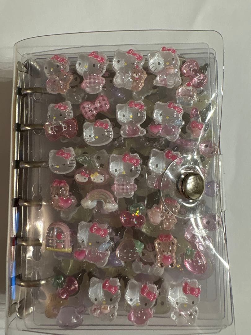 シール帳完成品　キャラクター多数　※サンリオ第一弾ボンボンドロップシールあり