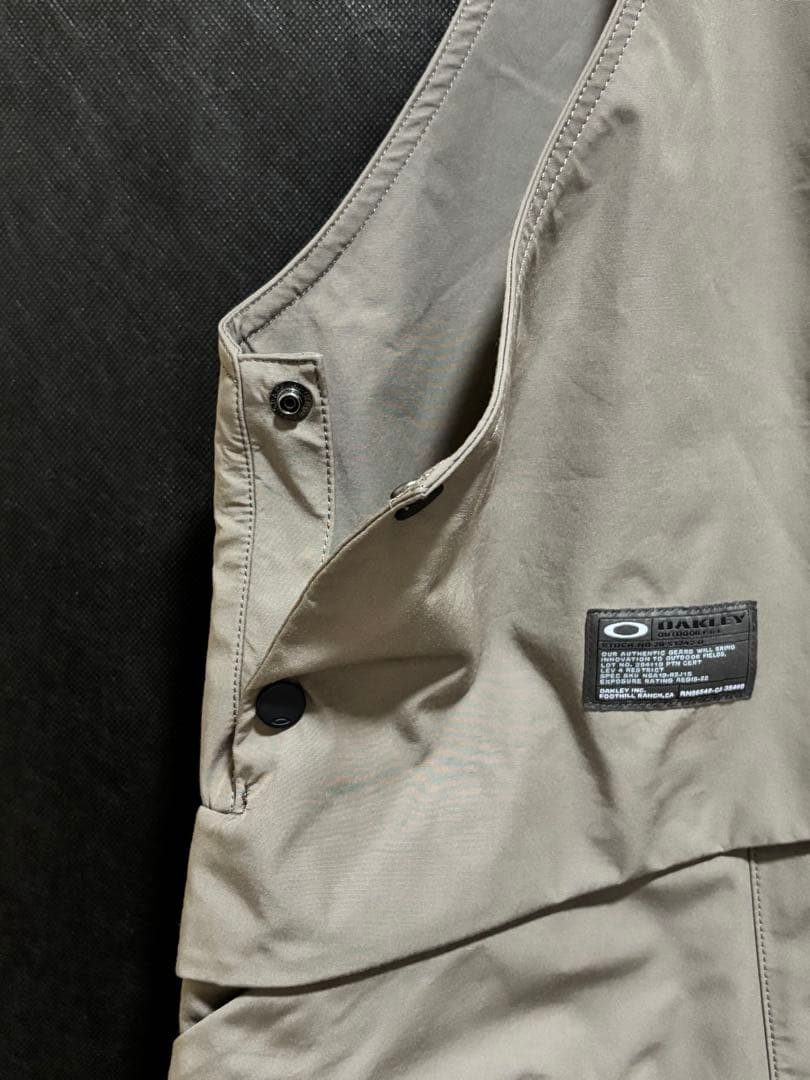 新品 OAKLEY カーキ スノーボード ビブパンツ Mサイズ オークリー 防水