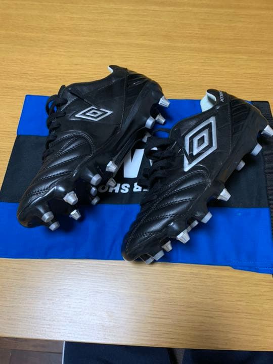 UMBRO ACCERATOR FG(天然芝用)