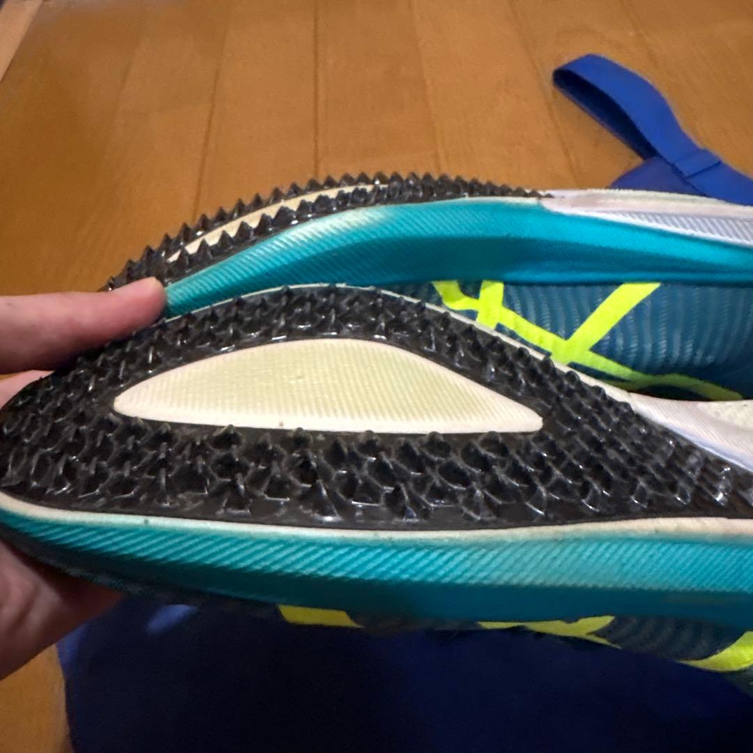 ASICS スパイクシューズ