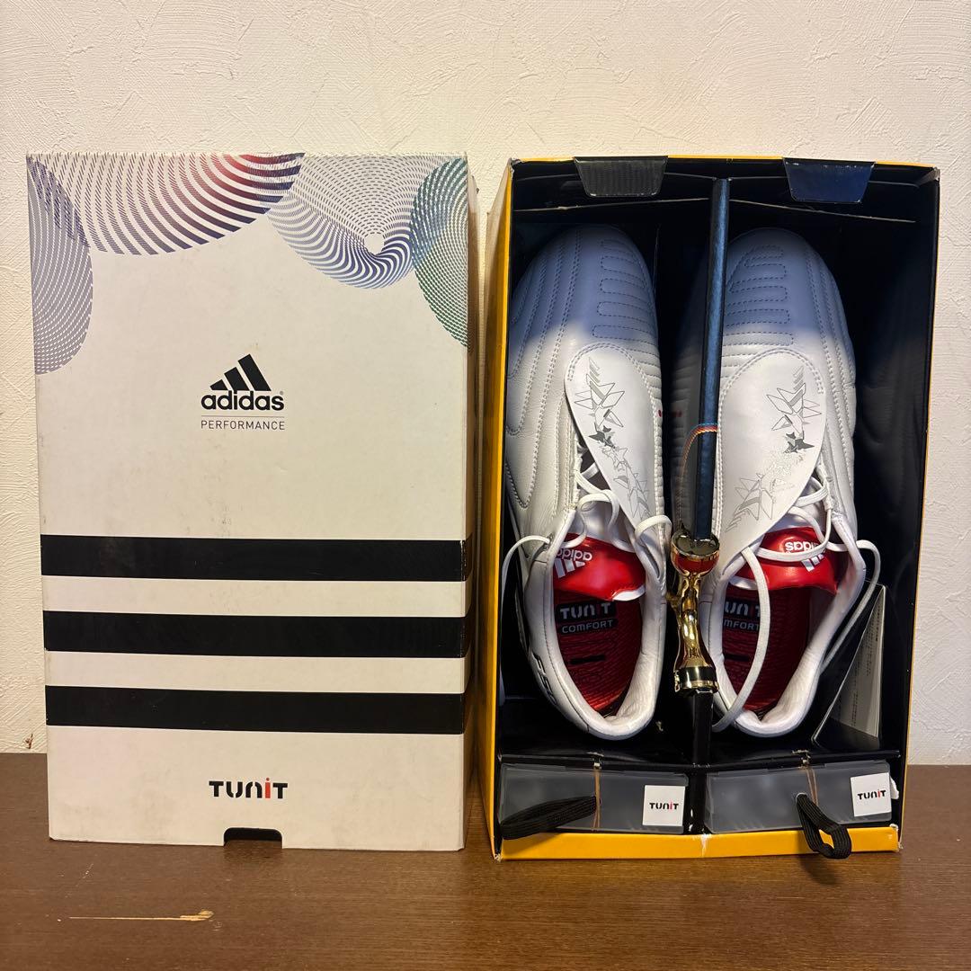 adidas TUNIT サッカーシューズ ホワイト/レッド