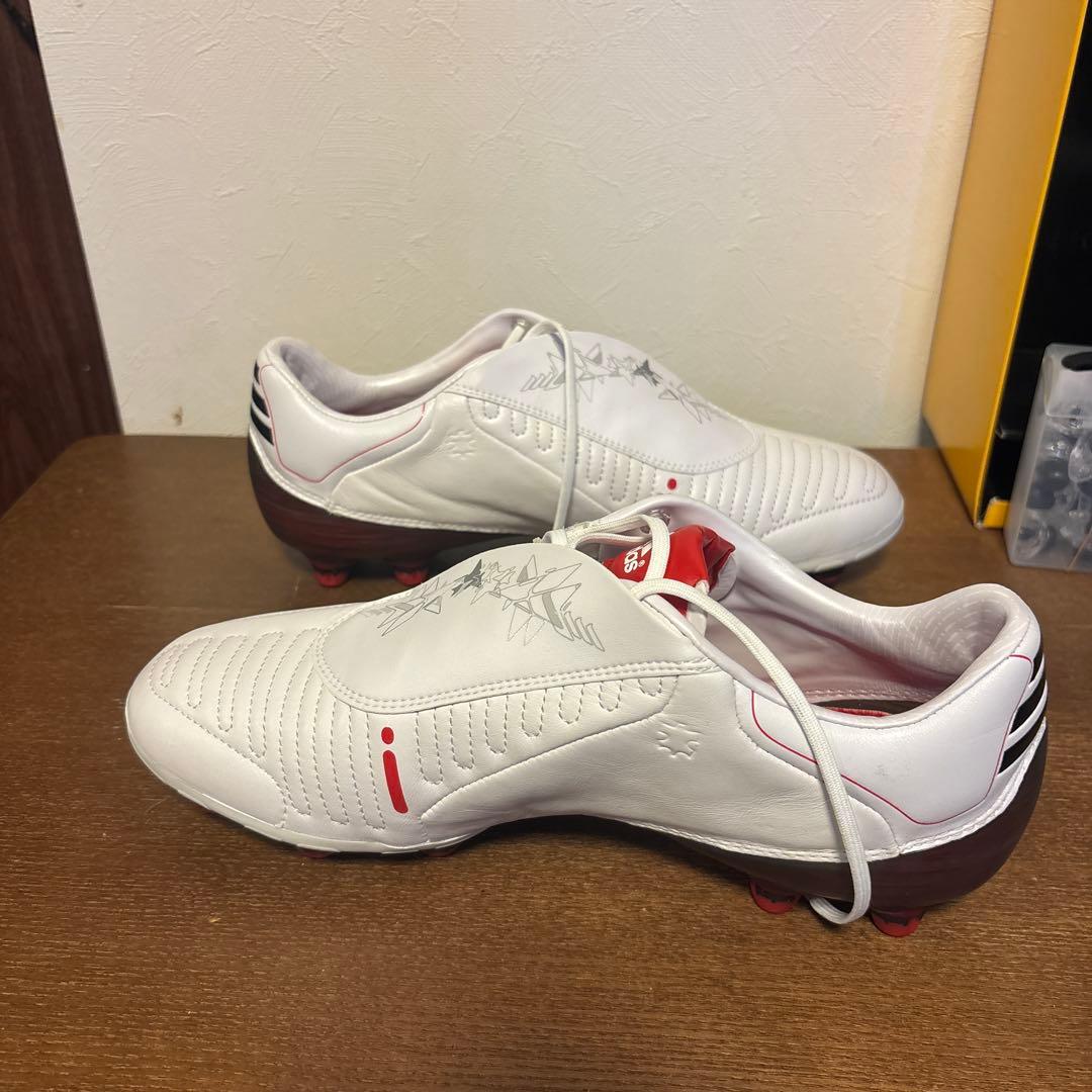 adidas TUNIT サッカーシューズ ホワイト/レッド