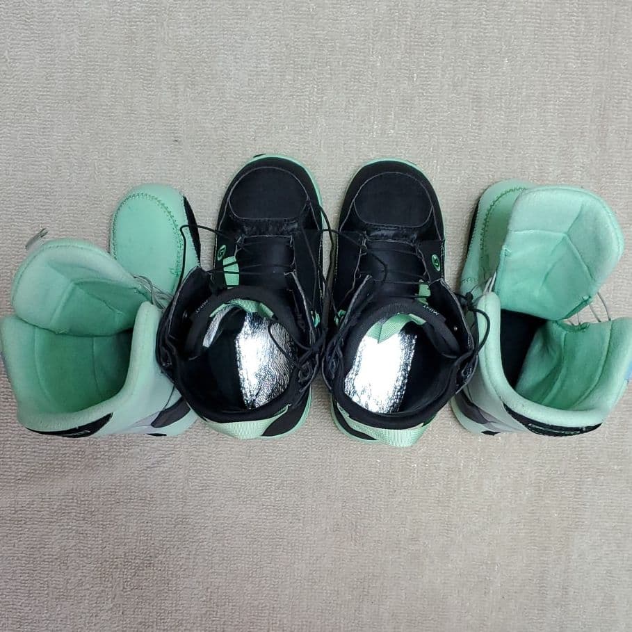 BURTON(バートン)／women's mint-ASIAN FIT／23cm