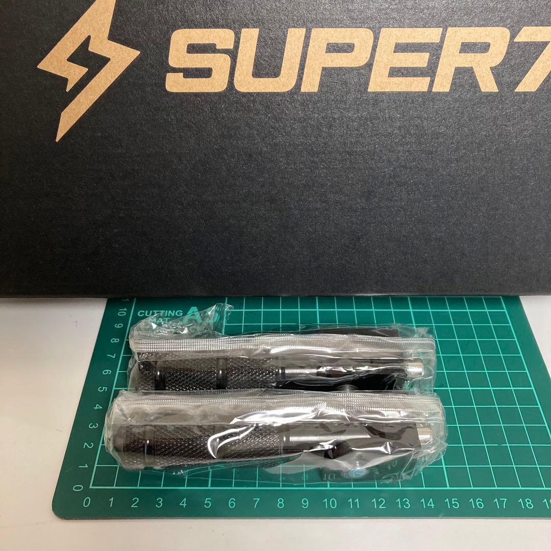 Super73 フットレストペダル 黒 ディレイラー保護 パーツ 1点新品です。