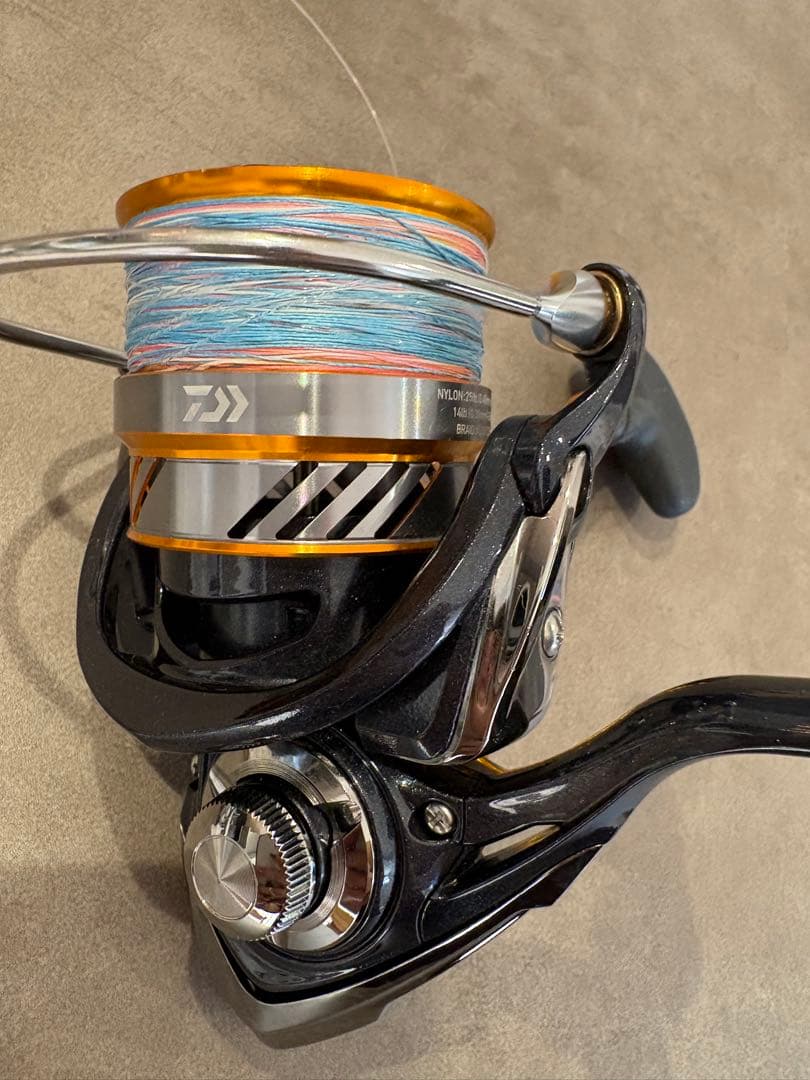 Daiwa REVROS LT5000D-CH 釣り リール ルアー付き