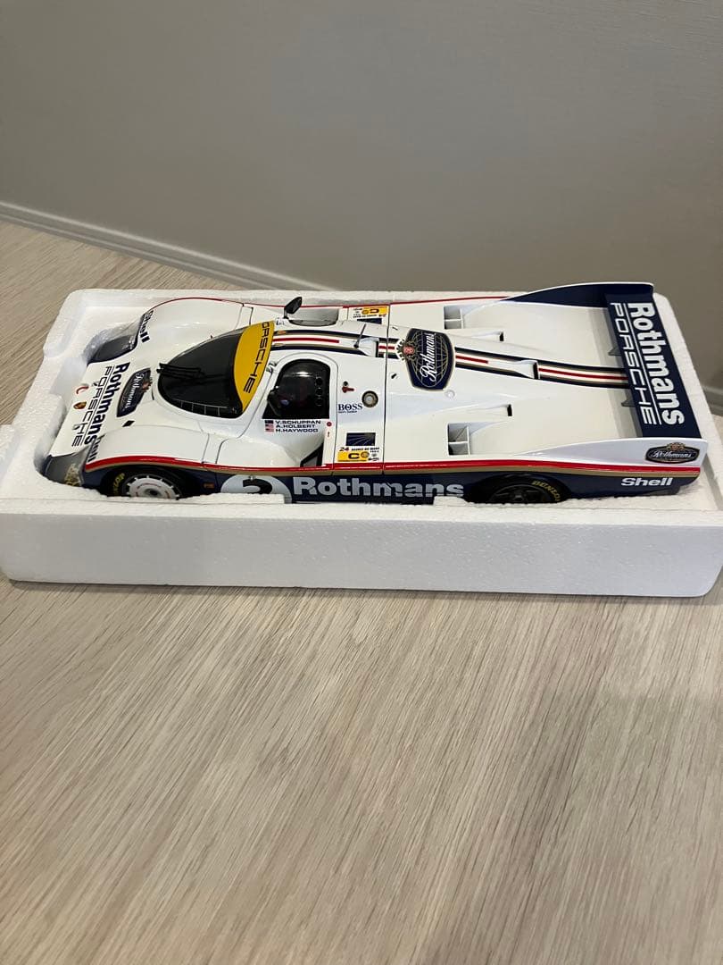 Rothmans Porsche ロスマンズ　ポルシェ 956L 1/18