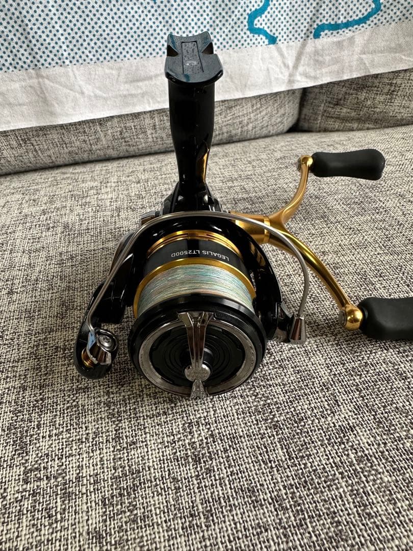 美品 ダイワ 23レガリス LT2500D スピニングリール ダブルハンドル交換