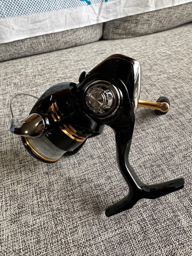 美品 ダイワ 23レガリス LT2500D スピニングリール ダブルハンドル交換