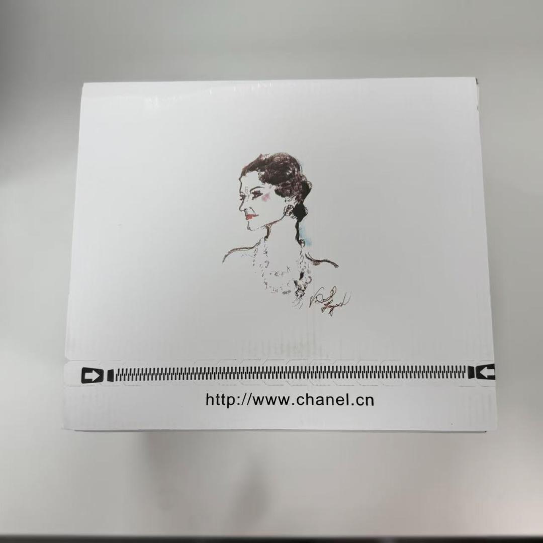 希少な美品 ノベルティグッズ ホワイト ショルダーバッグ BOX付