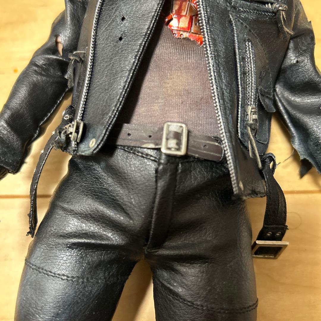 【ホットトイズ】 ターミネーター2フィギュア　Ｔ-８００（バトルダメージ版）