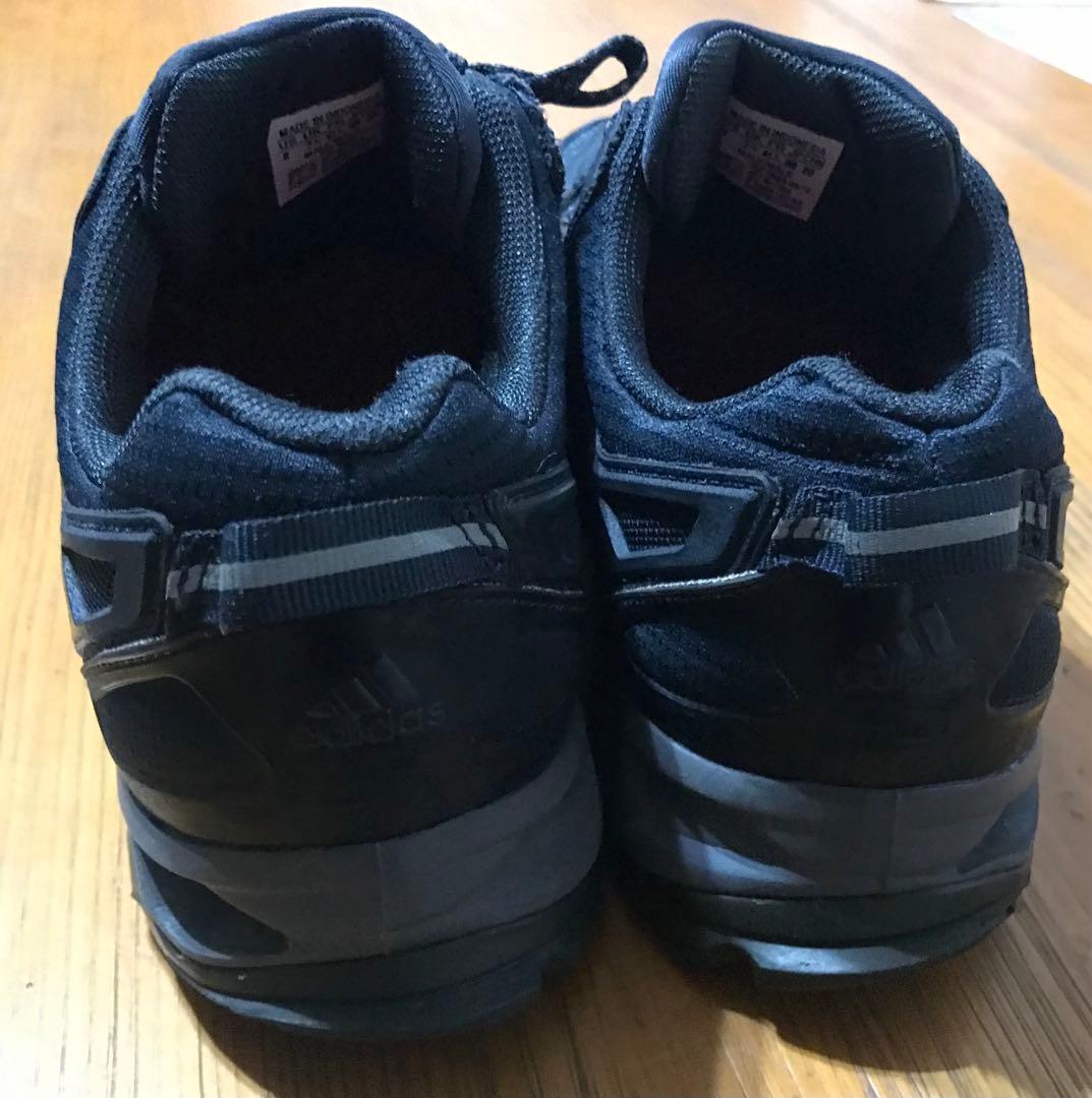 adidas【ランニングシューズ】