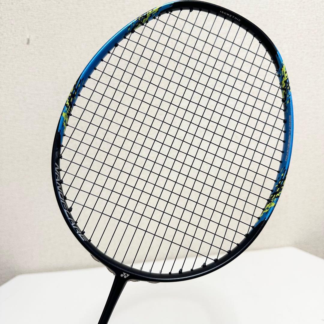 【極美品】 Nanoflare 700 バドミントンラケット　ナノフレア700