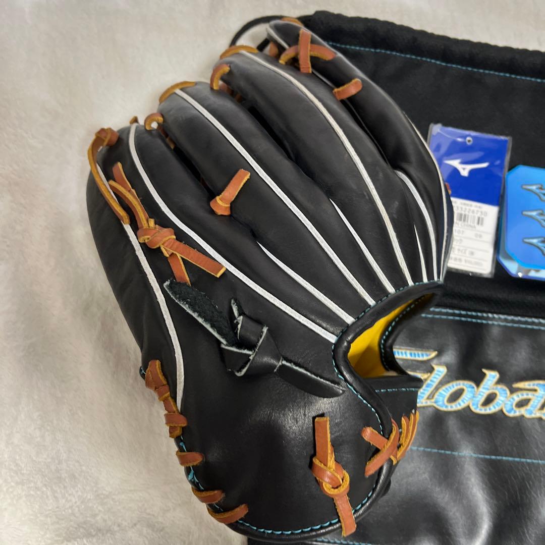 Mizuno Global Elite 梶谷モデル　硬式グローブ 黒　収納袋付き