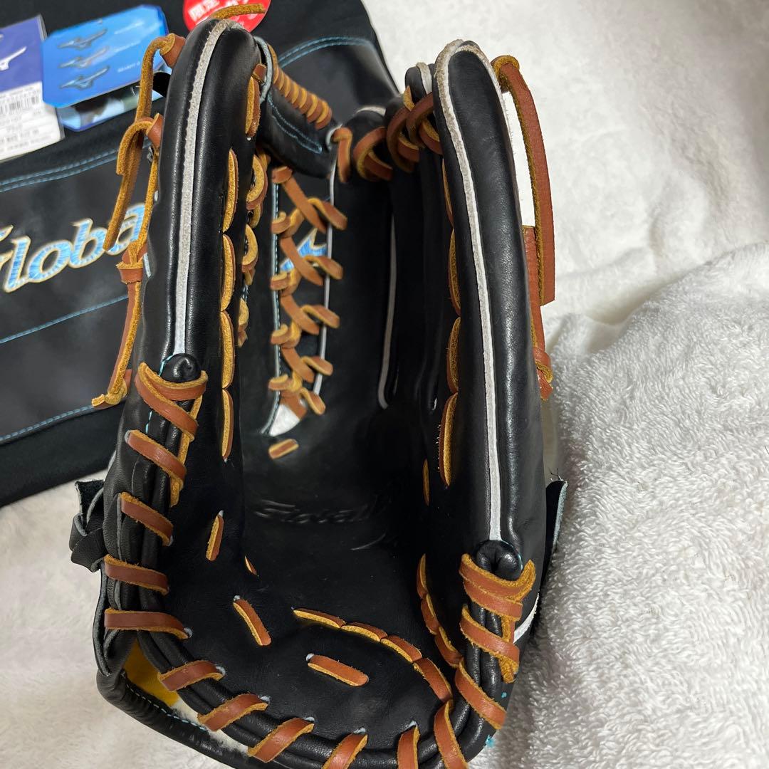 Mizuno Global Elite 梶谷モデル　硬式グローブ 黒　収納袋付き
