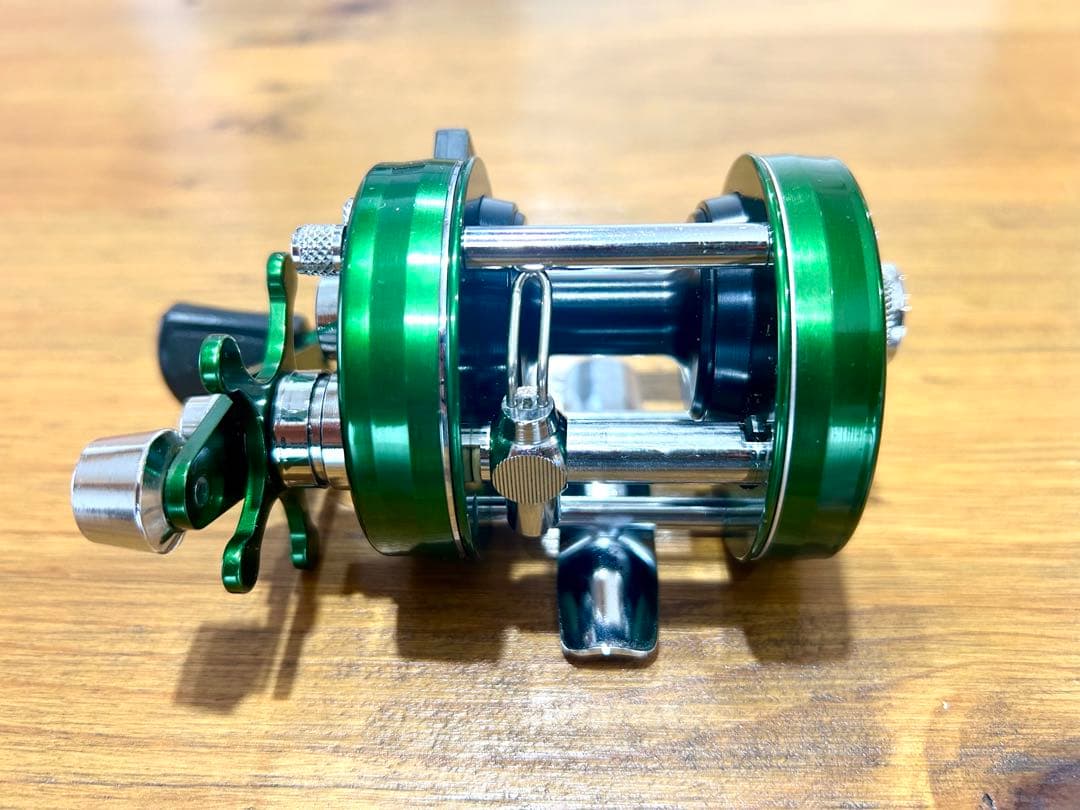 アブガルシア　アンバサダー　2500C グリーン 傷有り（添付写真確認下さい）