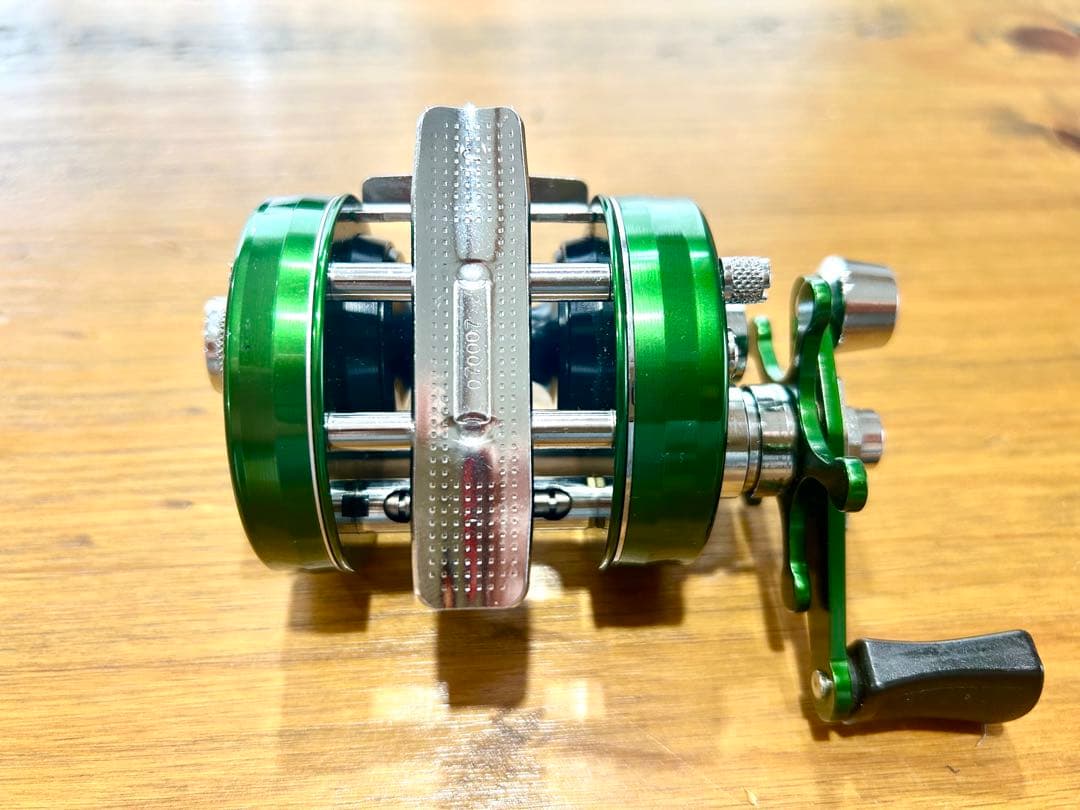 アブガルシア　アンバサダー　2500C グリーン 傷有り（添付写真確認下さい）