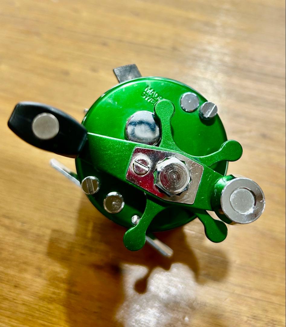 アブガルシア　アンバサダー　2500C グリーン 傷有り（添付写真確認下さい）